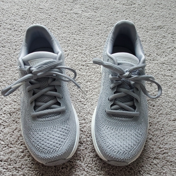 UNDER ARMOUR LIQUIFY SHOES - Picture 2 of 7